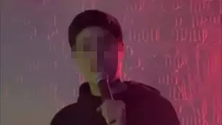 Алматыда сахнада тұрып әйелдерді балағаттаған стендапер 10 тәулікке қамалды