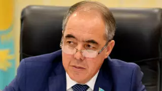 Сенат депутаты Төреғалиевтің өкілеті тоқтатылды