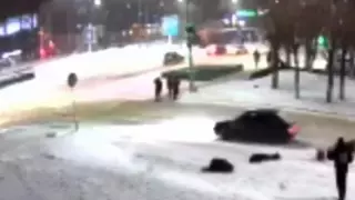 Теміртауда төрт адамды көлік қаққан сәт видеоға түсіп қалған