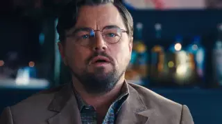 Ди Каприомен эконом-санатында ұшқан жолаушы актердің әрекетін бақылаумен болған