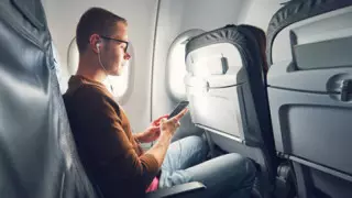 Желіде танымал бортсерік жолаушылардың ең күлкілі сұрақтарын айтты