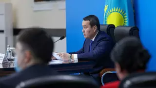 "Шағым азаймай тұр". Смайылов Шымкенттің жылу берудегі кемшіліктерін айтты