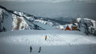 2022 жылы еліміздің туристік демалыс орындары қанша табыс тапты?