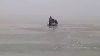 Жамбыл облысында екі балықшы мұз астына түсіп кетті