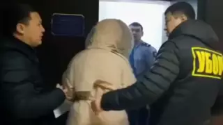 Атырау облысында екі сәбиін сатқан әйел ұсталды