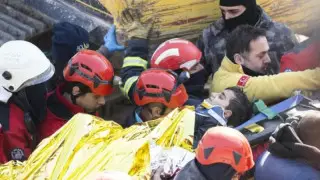 Түркия мен Сирияда қаза тапқандар саны 33 мыңнан асты