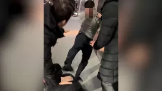 "Басын футбол добындай тепті". Алматыда заңгерлер соққыға жығылды