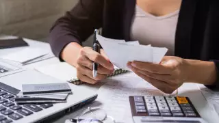 Алматы облысында бизнесмендерден жарнамаға заңсыз салық алған