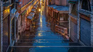 Венецияда каналдар тартылып жатыр