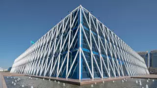 Күрделі жөндеу әлде бұзу? Астанадағы Тәуелсіздік сарайына не болады?