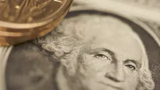 Доллар бағамы тағы 4 теңгеге төмендеді