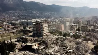 Түркия мен Сириядағы жер сілкінісінен қаза тапқандар саны 46 мыңға жетті