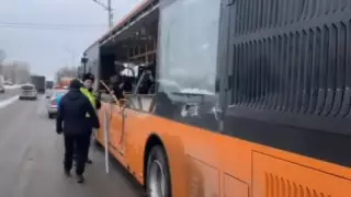Желіде Павлодарда автобуспен болған жантүршігерлік апаттың видеосы тарады