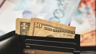 Доллар бағамы тағы 6 теңгеге төмендеді