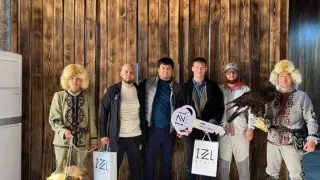 Шавкат Рахмонов элиталы тұрғын үйден пәтер кілтін сыйға алды