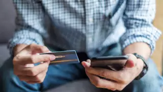 Ірі банктер мен мобильді операторлар қазақстандықтарға үндеу жолдады