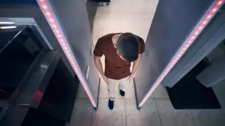 Әуежайда тексеру кезінде не істемеу керек?