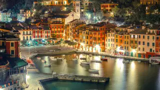 Италияның танымал қаласында асықпайтын туристерге айыппұл салынады