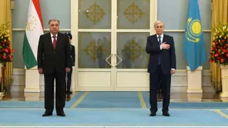 Рахмон Тоқаевты Тәжікстанға ресми сапармен шақырды