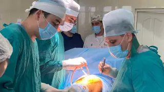 Дәрігерлер 8-қабаттан құлаған 19 жастағы жігіттің өмірін сақтап қалды