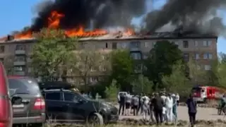 Қарағандыда бес қабатты үй өртеніп жатыр: өрт шатырды түгел шарпыған