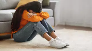 Алматы облысында мұғалім 14 жастағы қызды зорламақ болды деген күдікке ілінді