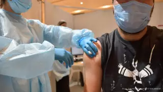 Қазақстанда COVID-19-ға қарсы мыңдаған вакцина қалды: олардың жағдайы не болады?