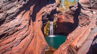 Турист қыз жардан құлап, бірнеше сағат бойы үңгірде жатқан