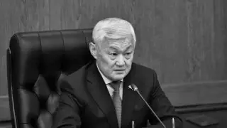 Тоқаев Бердібек Сапарбаевтың отбасы мен жақындарына көңіл айтты