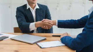 Мемлекеттік қызметшілерге бизнеске заңсыз араласқаны үшін жазаны қатаңдату жоспарланып отыр