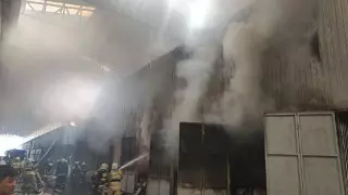 Алматыдағы "Кенжехан-2" киім базарында өрт шықты