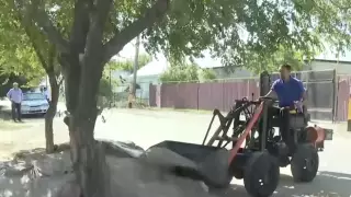 Жамбыл облысында ауыл тұрғыны шағын трактор құрастырып алған