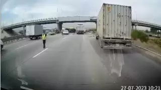 Алматы маңындағы тасжолда инкассатор көлігі жол апатына ұшырады