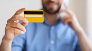 Қарағанды ​​тұрғыны телефонына екі қосымша орнатып, 11 миллион теңгеден айырылды