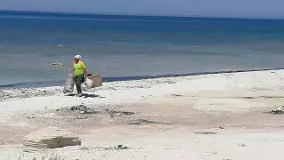 Каспий теңізінің жағасы қоқыс полигонына айналған