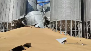 Қостанайда найзағай түсіп, астық қоймасы қирады