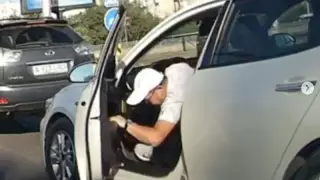 Көлікте отырып жолға түкіретін жүргізушілер қалай жазаланады?