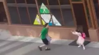 Бес жасар қыздың соққыға жығылғаны түсірілген видео: Астана соты шешім шығарды