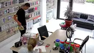 Алматыда 100 мың теңгелік телефонды алып, жоғалып кеткен курьер ұсталды