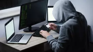 Шымкенттегі арнайы операция: 43 кибералаяқ әшкереленді