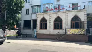 Алматыда тағы бір заңсыз салынған нысан бұзылды