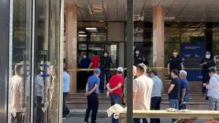 Астанадағы банкте адамдарды кепілге алған күдіктінің есі дұрыс деп танылды - полиция