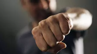 Павлодарда көлік жүргізушісі мен жолаушылар жасөспірім жаяу жүргіншіні соққыға жыққан