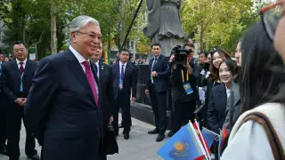 Тоқаев Бейжіңдегі қазақстандық студенттермен әңгімелесті