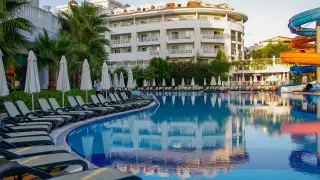 Түркияда жылытылатын бассейн: қарашада мұндай демалыс қаншаға шығады?