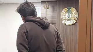 Астана сотында студенттің науқастарды қорлаған видеосы көрсетілді