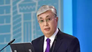 Балаларға төлем, ЕТЖ және әлеуметтік пакет. Тоқаевтың сайлауалды бағдарламасы қалай жұмыс істеп жатыр?