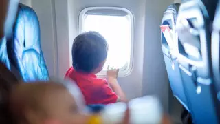 Неліктен ұшарда иллюминатор пердесін ашу керек - сарапшылардың жауабы