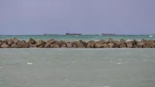 Үлкен салбыраған дымқыл сиськи