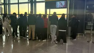 "Турдың жартысын өткізіп алдық": Дубайға ұша алмаған жолаушылар Прокуратураға арызданды